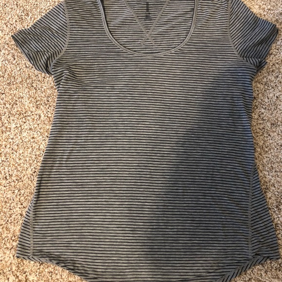 Lucy Tops - Lucy Brand Top (size L)